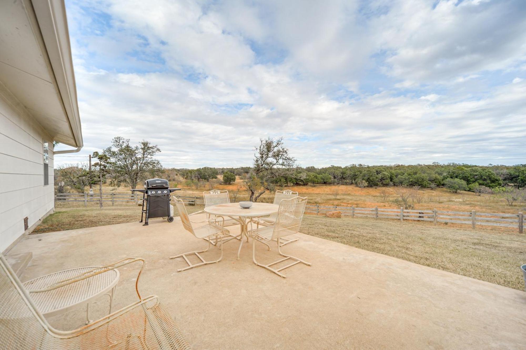 Historic Hoffmann Ranch Haus Near Wineries! Villa Fredericksburg Bagian luar foto