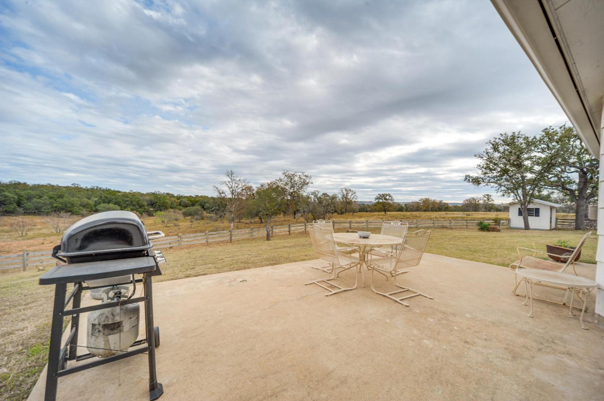 Historic Hoffmann Ranch Haus Near Wineries! Villa Fredericksburg Bagian luar foto