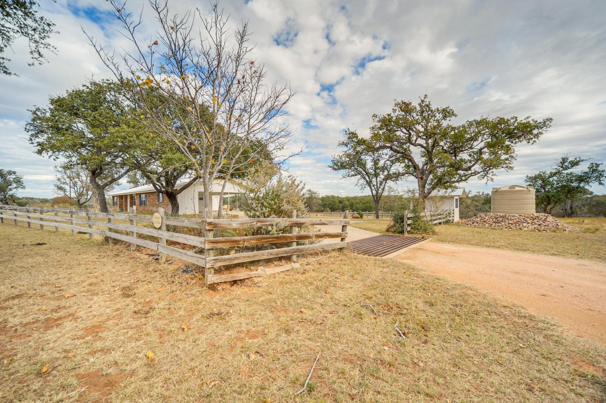 Historic Hoffmann Ranch Haus Near Wineries! Villa Fredericksburg Bagian luar foto